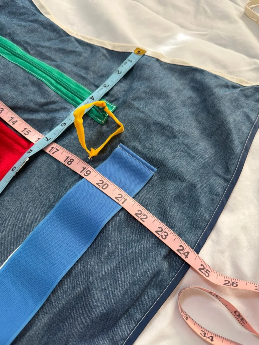 Activity Apron - Picture 10 of 11